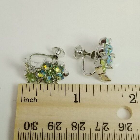 Vintage Lisner Green Rhinestone Flower Clip On Earrings, Silver Tone Screw Backs - Picture 5 of 7